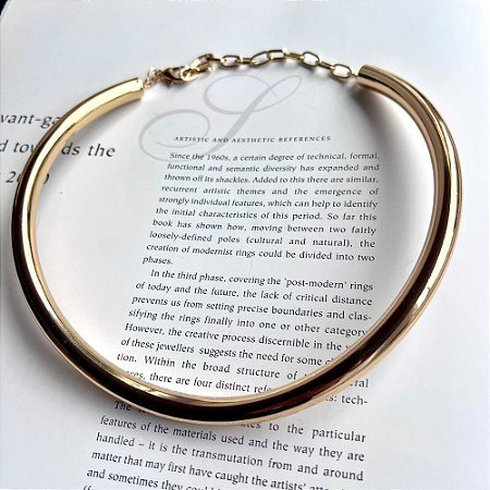 Choker Rígida Tubular Dourado