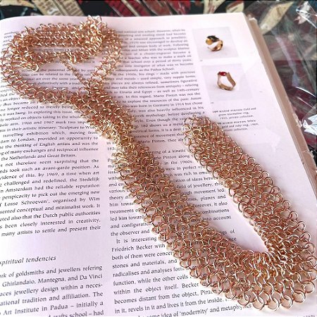 Colar Elos Gravata Dourado