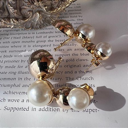 Brinco Earcuff Pérolas Bolotas Dourado