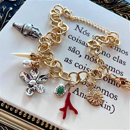 Colar Mix Pingentes Anfora Dourado