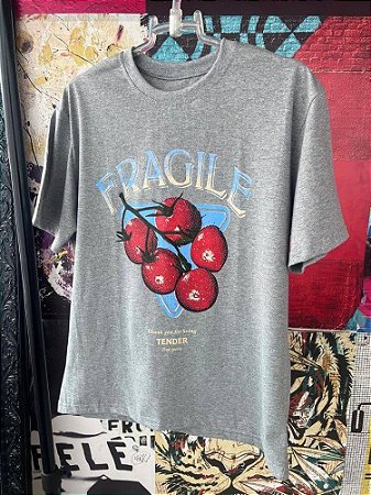 T-shirt Cinza Fragile Tomatoes
