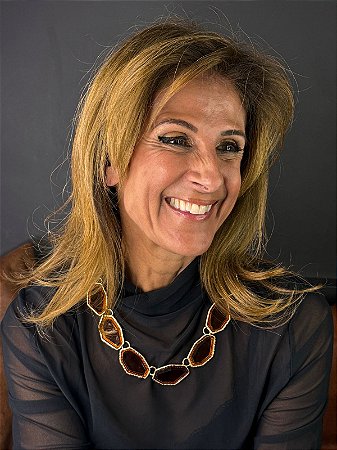 Colar Irregular em  Resina