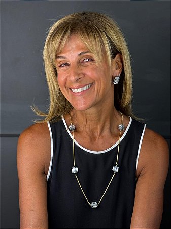 Colar Longo Dourado com Cristais Prateados Facetados