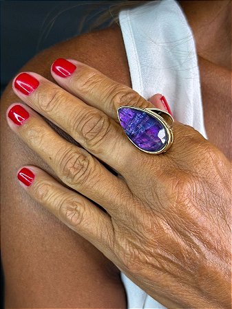 Anel Statement Madrepérola com Ametista Sobreposta – Banho de Ouro (Tam 17)