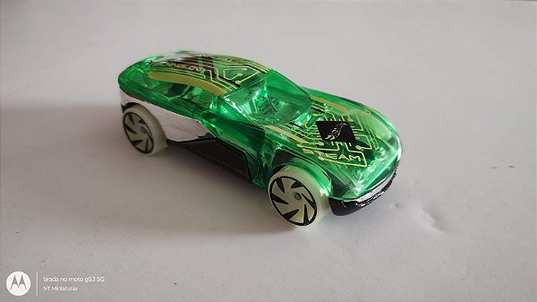 Hot Wheels Forward Force Verde