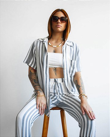 Camisa Feminina de Viscose Listrada Cinza e Branca