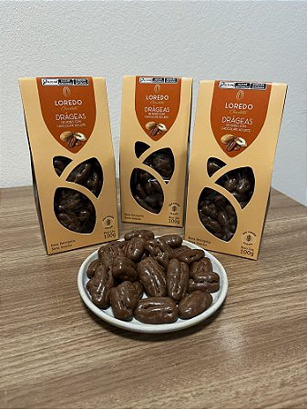Drágeas de nozes com chocolate ao leite