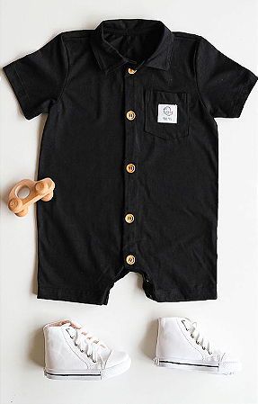Macacão minimalista preto