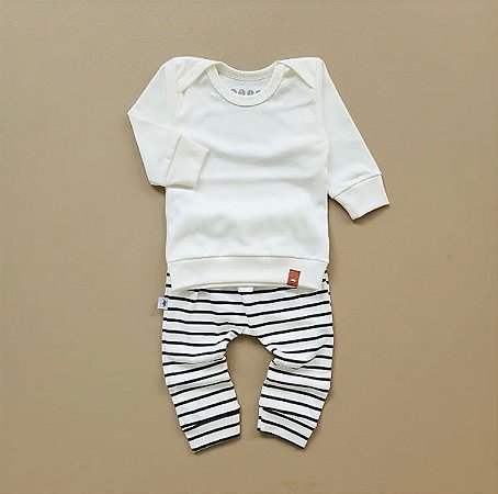 Conjunto branco com listra