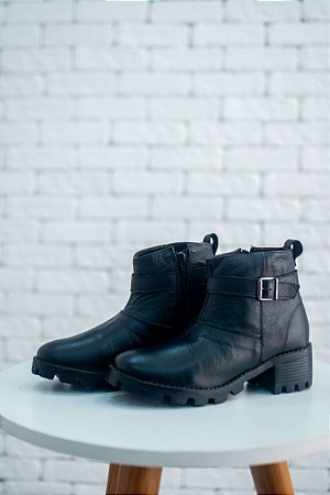 Bota Cano Baixo em Couro com fivela e zíper
