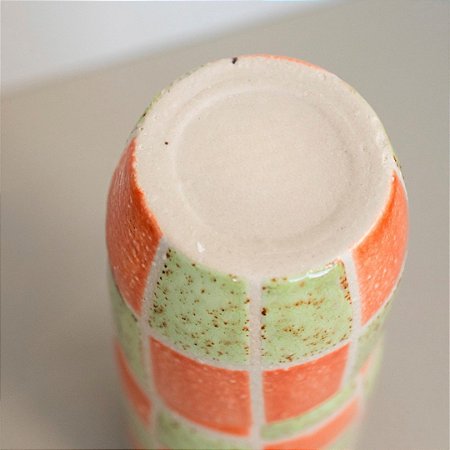 Moringa Cerâmica de cabeceira com Copo 18x8cm - Cor: Laranja e Verde Xadrez