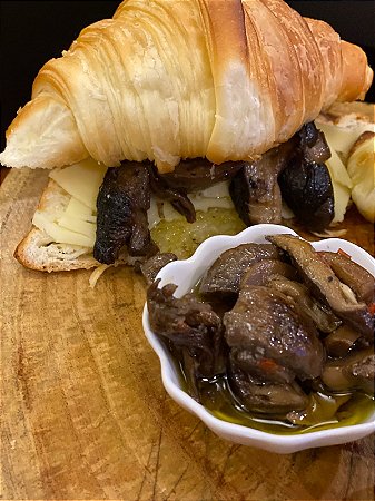 Croissant de Mussarela com Mix de Cogumelos no Azeite - "Exclusivo Curitiba e Região Metropolitana"