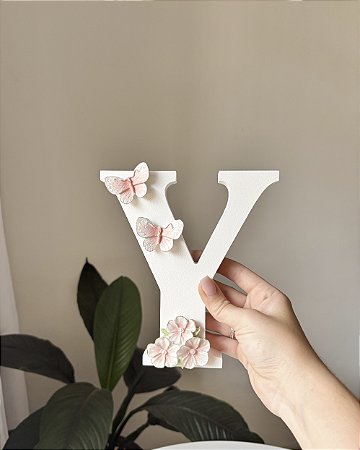 Letra personalizada flores e borboletas