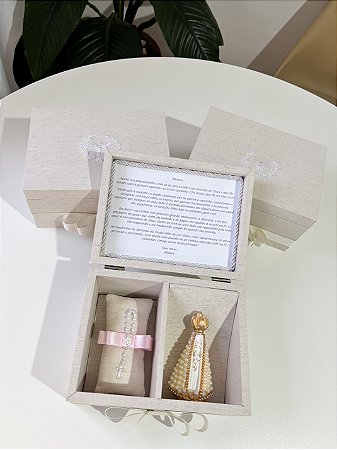 Caixa bordada personalizada para padrinhos batismo batizado com santinha