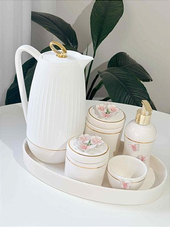 Kit higiene borboletas e flores branco com filete de ouro 6 peças