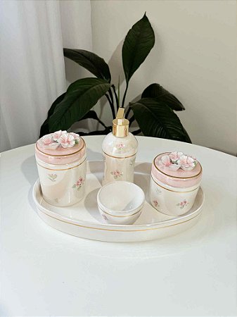 Kit higiene floral e borboletas com filete de ouro 5 peças