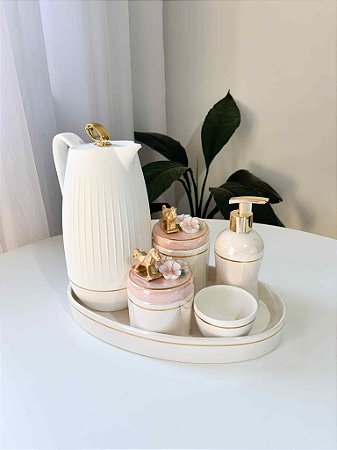 Kit higiene floral e rosa velho apliques cavalo menina com filete de ouro 6 peças