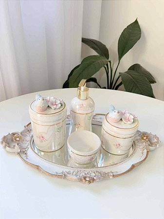 Kit higiene floral aplique passarinhos dourado menina com filete de ouro 5 peças