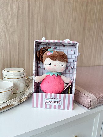 Boneca Mini Com Caixa Angela Frutas Moranguinho