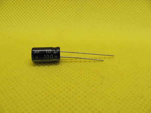 Capacitor Eletrolítico 10uF X 100V 105°C