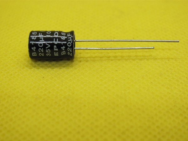 B41851F7227M0 220uF X 35V  8X11,5