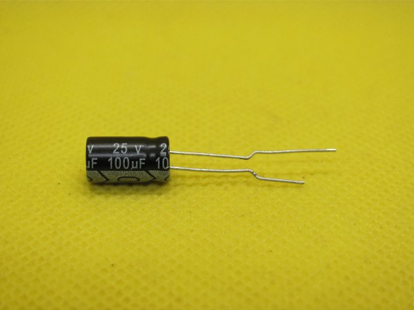 RK101M02SE110T 100uF X 25V 6,3X11 105°C