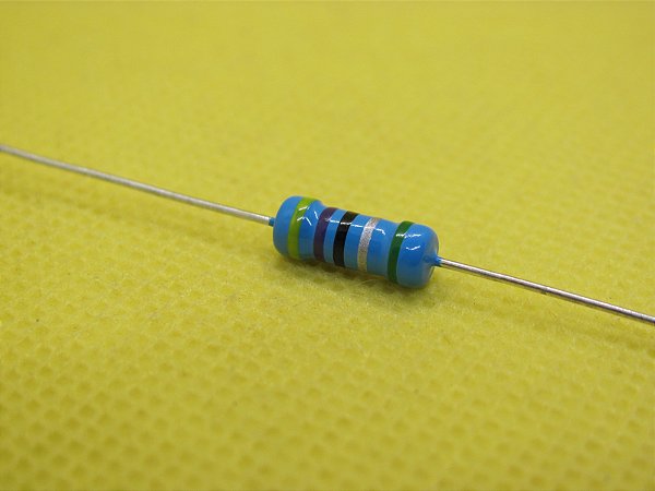 RR1N1007AD 10R 0,5% 1W