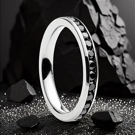 Anel Aparador Com Pedras Negras de Zircônias