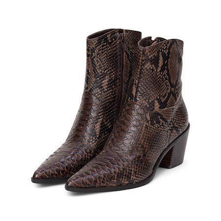 BOTA COURO ESTILETADO