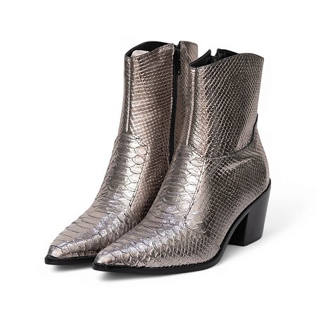 BOTA COURO ESTILETADO