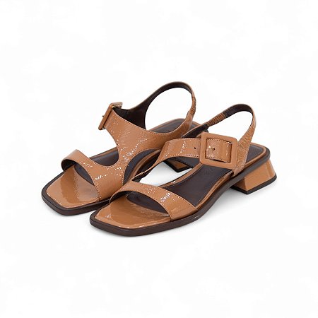 SANDALIA COURO VERNIZ FIVELA