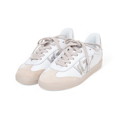TENIS COURO DETALHE METALIZADO