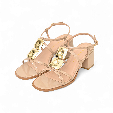 SANDALIA COURO VERNIZ METAL