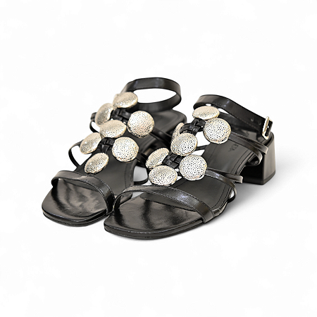 SANDALIA COURO ENFEITES