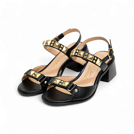 SANDALIA COURO PRETO APLICAÇÕES