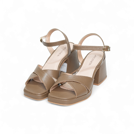 SANDALAI COURO LISO