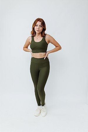 Conjunto calça e top canelado verde militar