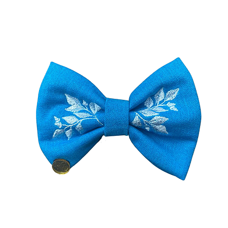 Lacinho com bordado de flores Pet Azul
