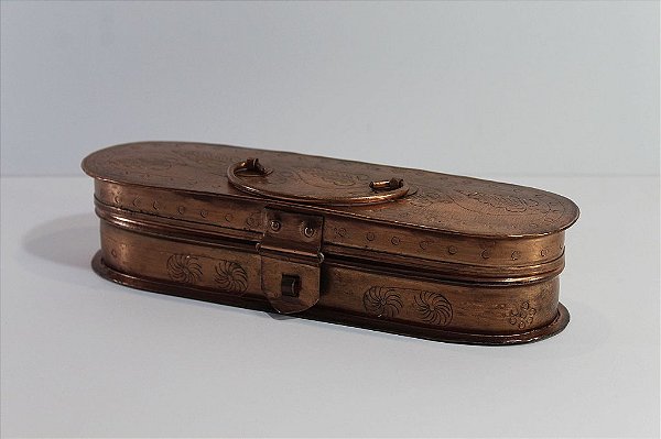 Caixa de Metal Cobre Oval Trabalhada c/Alça