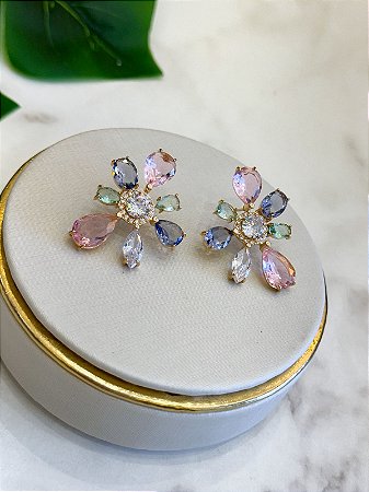 Brinco Pedraria com detalhes em zircônias