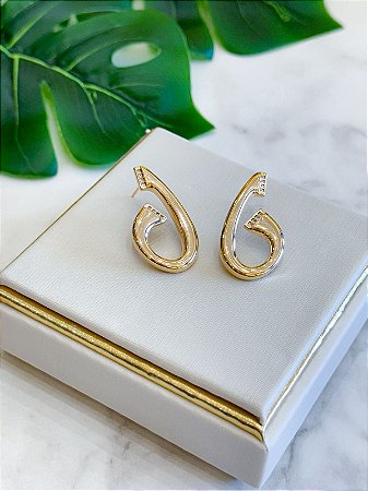 Brinco Dourado com Zircônias