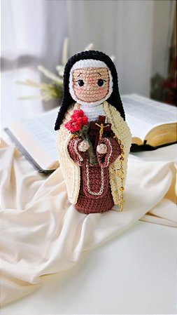 Santa Terezinha - Amigurumi