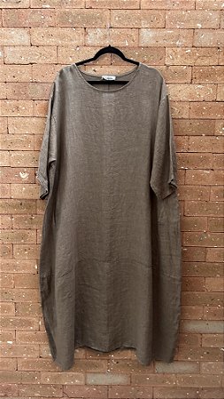 Vestido amplo em linho italiano