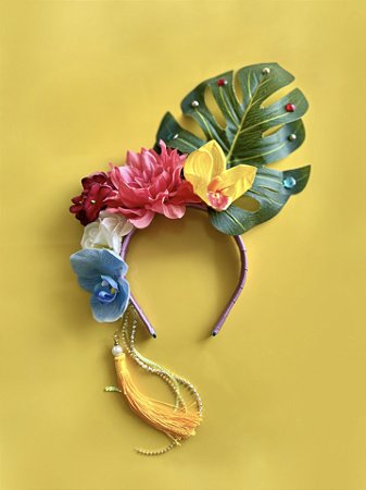 Tiara Tropicália