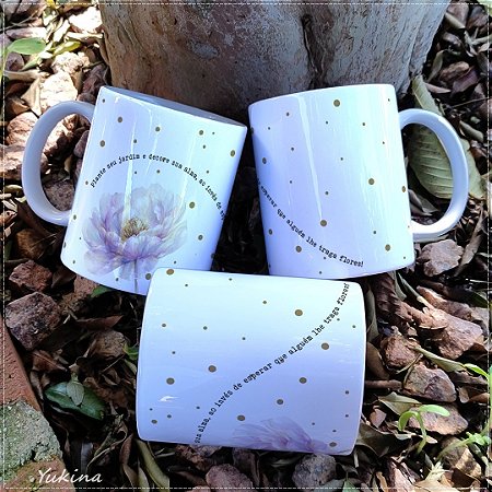 Caneca Flores Minimalistas