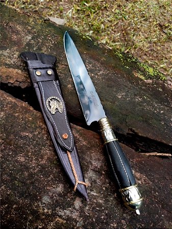 Faca 9" em aço carbono fosfatizada c/ cabo de alpaca e madeira