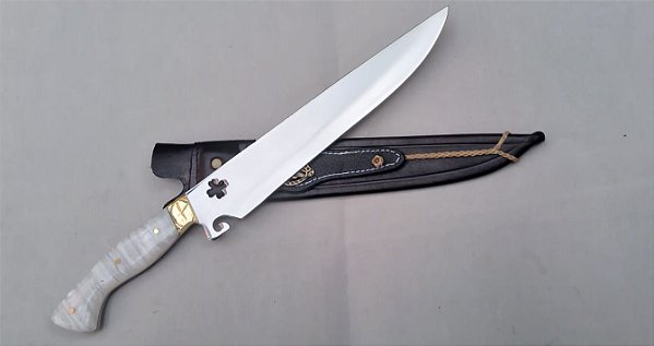 FACA ARTESANAL INOX 3 MM - 10 POL. / CABO CHATO PEROLADO C/ METAL DOURADO / BAINHA COURO