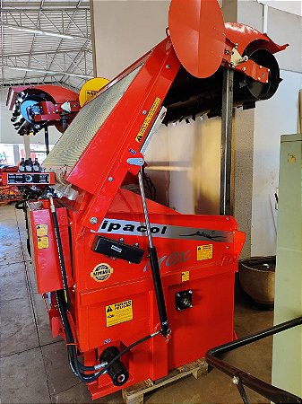 VAGÃO FORRAGEIRO MISTURADOR HIDRÁULICO MINIMIX 1.5