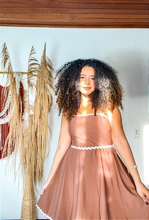 VESTIDO BEATRIZ -CURTO - OUTONO-LINHO TOPÁZIO - MARROM