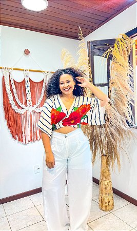CROPPED MORCEGO - PRAIA URBANA -OFF COM DETALHES VERMELHO- VISCOSE PRÉ LAVADO